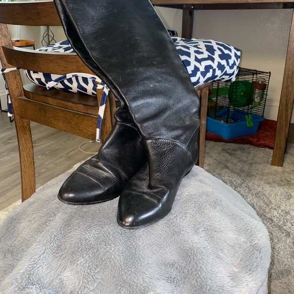 Tall leather boots - Picture 2 of 2